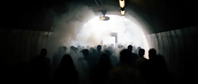 Дым, паника и самовольная эвакуация: как возгорание в тоннелях метро Барселоны парализовало город