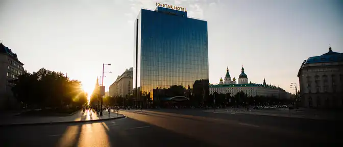Гостиничный бизнес в Ярославле на аукционе: область выставила на продажу четырехзвездочный отель за 724 миллиона рублей