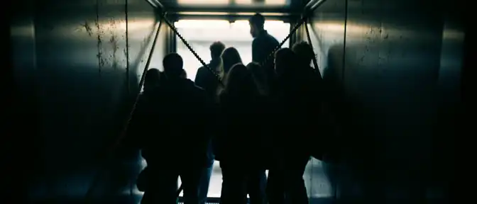 Перегруз и алкоголь: как субботний заезд в лифте Махачкалы закончился массовой госпитализацией