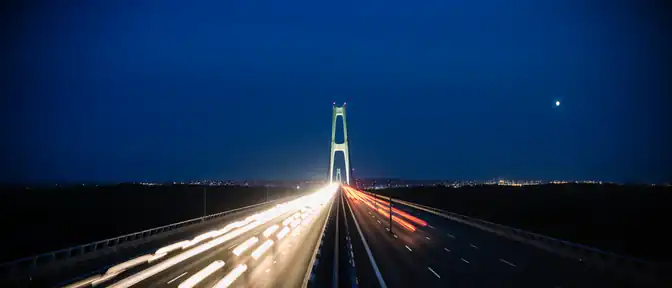 Ночной инцидент на Крымском мосту: движение транспорта уже открыто